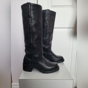 Rare Frye Black Leather Campus Horse Embroidered Jane Boots sz 5.5B